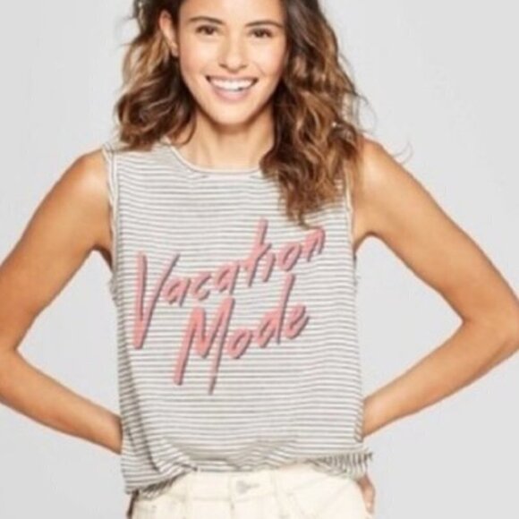 Zoe + Liv Vacation Mode Striped graphic top Size medium - Picture 4 of 13